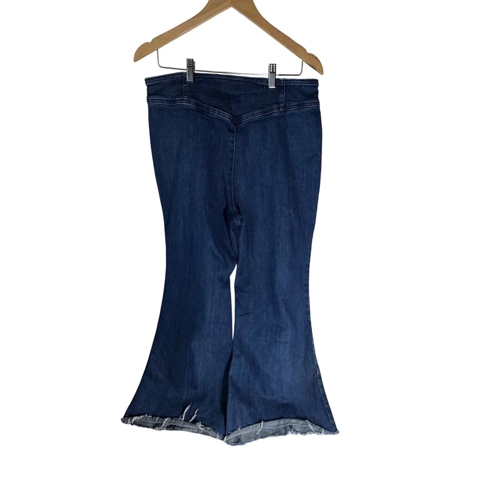 We The Free Free People CRVY Flare Jeans Dark Wash Raw‎ Hem 33S